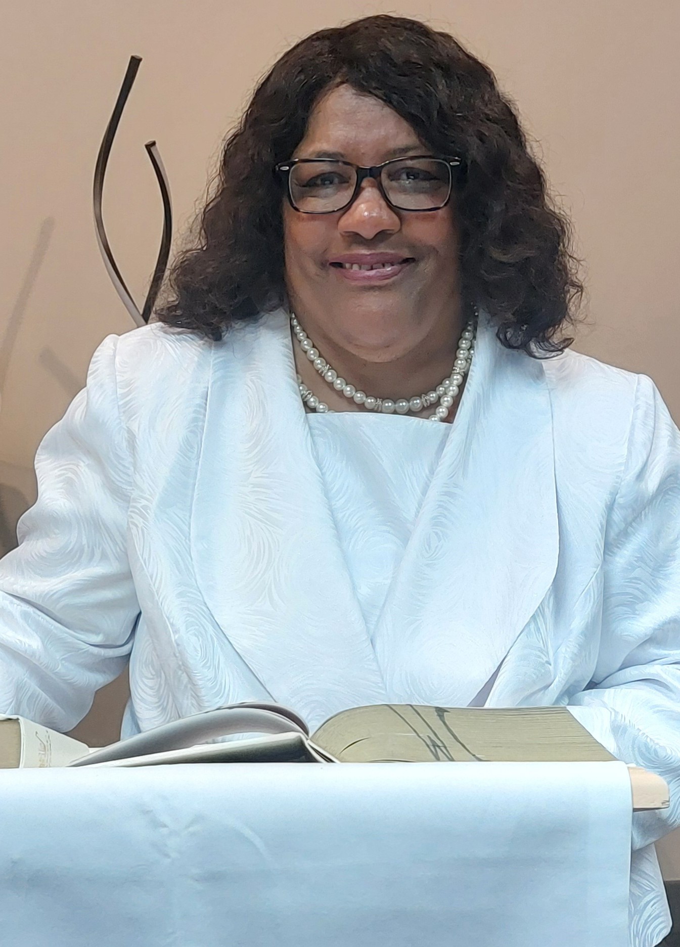 Exhorter Terri Elliot